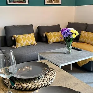 https://apartment-in-city-centre-4-guests-car-park.yorkshirehotels.net