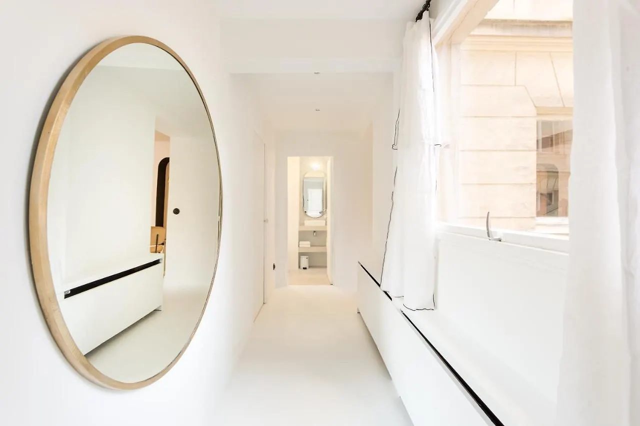Habitat Parisien - Louvre Rivoli Apartment