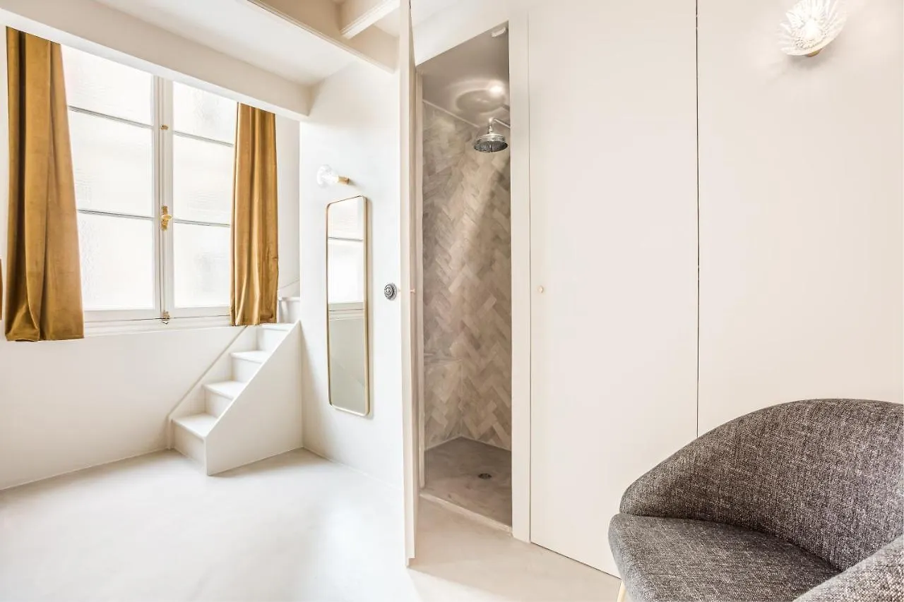 Habitat Parisien - Louvre Rivoli Apartment