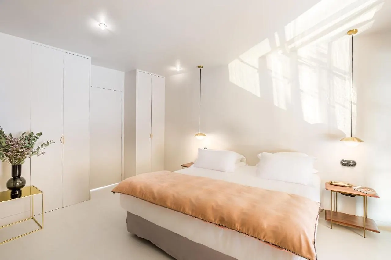 Habitat Parisien - Louvre Rivoli Apartment