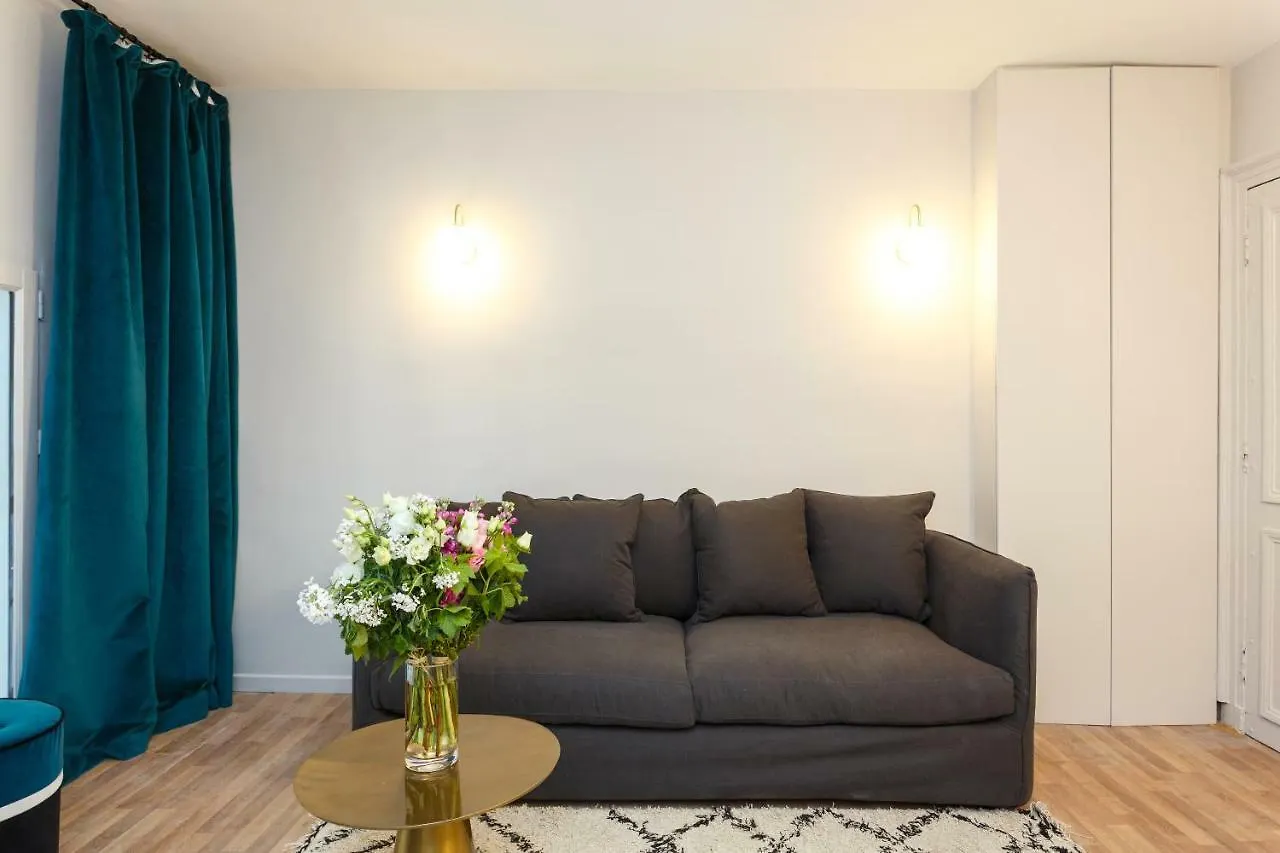Habitat Parisien - Louvre Rivoli Apartment 0*, Paris France