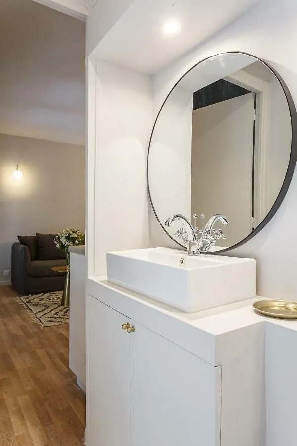 Habitat Parisien - Louvre Rivoli Apartment France