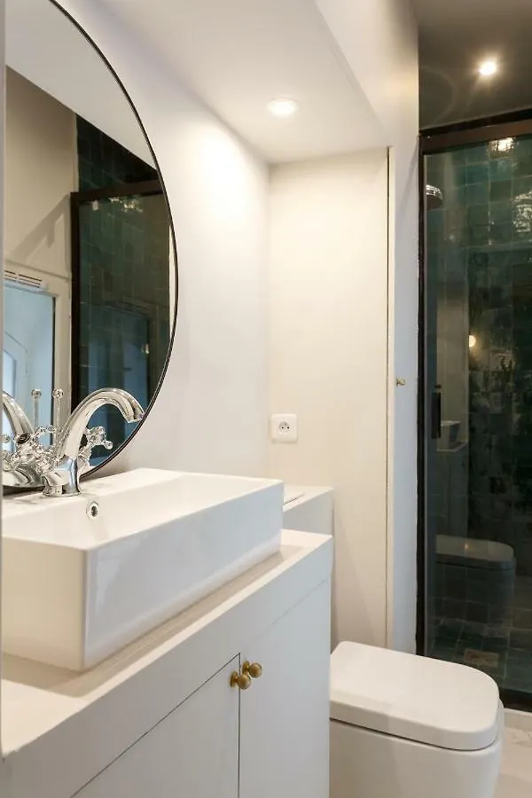 Habitat Parisien - Louvre Rivoli Apartment 0*, Paris France
